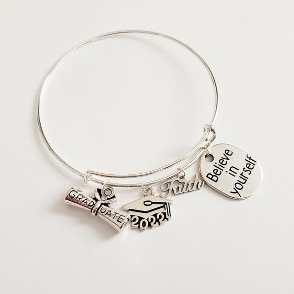 Class of 2022 Graduation Charm Bracelet, Graduation Gift, Senior Graduate - Picture 6 of 13